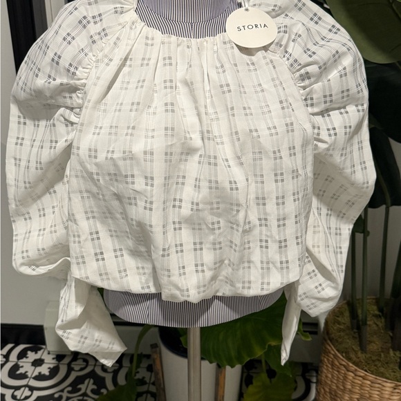 Storia Tops - Storia Ivory Plaid Blouse Balloon Sleeve Cropped Elastic Waist. Romantic!